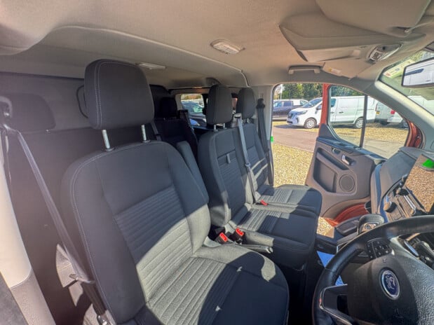 Ford Transit Custom AUTO Crew Cab SWB L1H1 170hp Limited Alloys AirCon Camera EURO 6 17