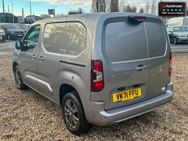 Peugeot Partner AUTO SWB [SOLD SM] L1H1 Bluehdi Asphalt Premium Air Con Cam Nav EURO 6 NO V 8