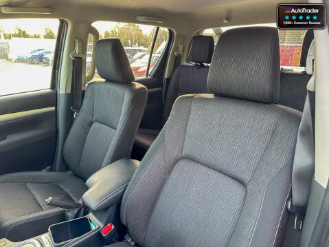 Toyota Hilux Invincible [SOLD KH] 50th Anniversary Edition D-4D Dcb 16