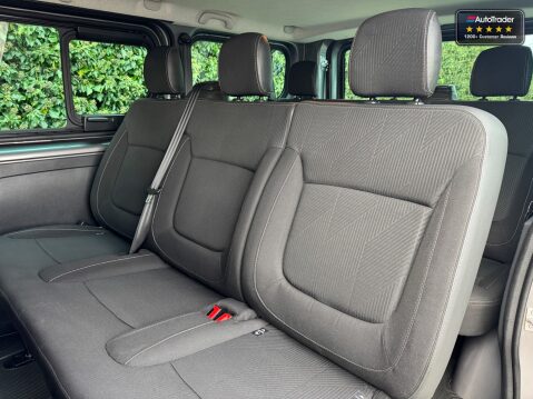 Renault Trafic Sport Navigation Energy 9 Seater Sl27 DCI NO VAT Euro 6 8