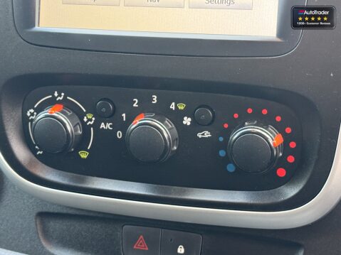 Renault Trafic Sport Navigation Energy 9 Seater Sl27 DCI NO VAT Euro 6 26