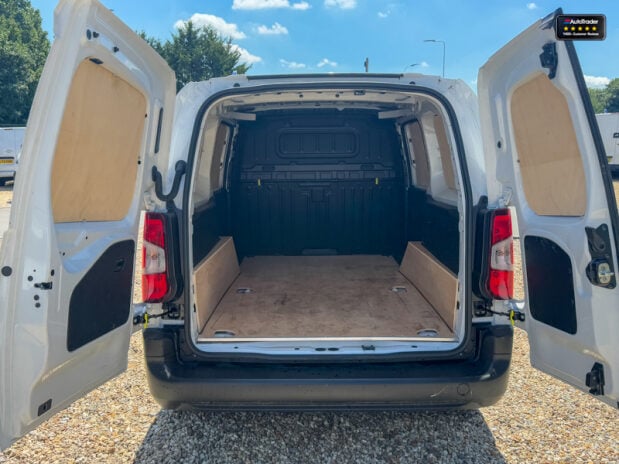 Peugeot Partner LWB L2H1 Bluehdi Professional Premium Plus Air Con Side Door EURO 6 8