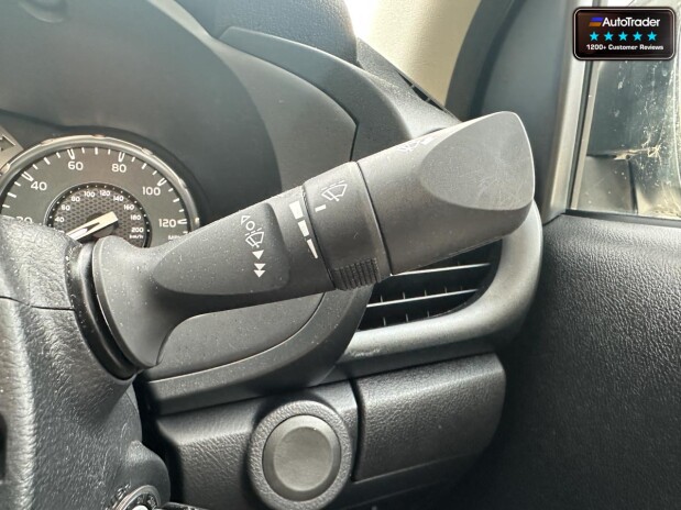 Toyota Hilux 4X4 Active [SOLD] 4WD 2dr 150ps Air Con Cruise Control EURO 6 15