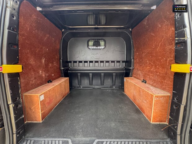Ford Transit Custom Crew Cab SWB L1H1 320 Limited Air Con Alloys Sensors EURO 6 10