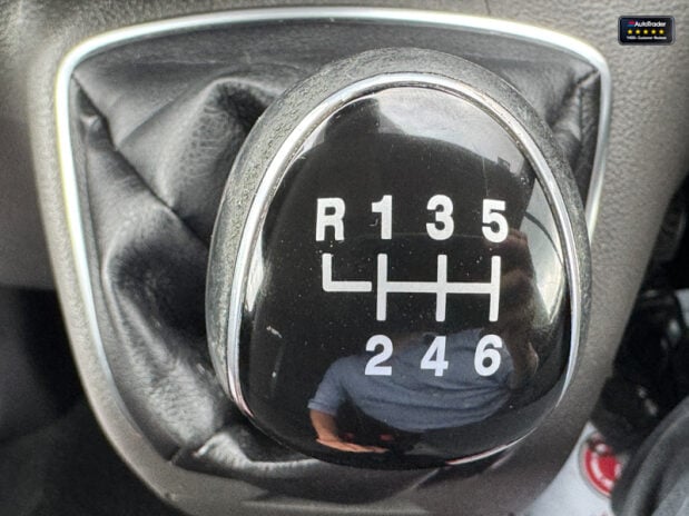 Ford Transit Custom Crew Cab SWB L1H1 320 Limited Air Con Alloys Sensors EURO 6 39