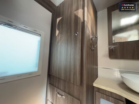 Auto-Sleepers Winchcombe Mercedes|2 Berth|2 Belt|Large Bathroom|Satellite Dish|Awning|Tracker 28