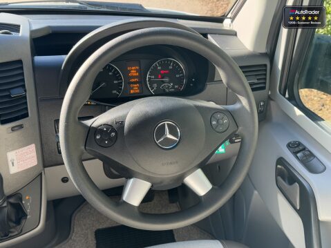Auto-Sleepers Winchcombe Mercedes|2 Berth|2 Belt|Large Bathroom|Satellite Dish|Awning|Tracker 32