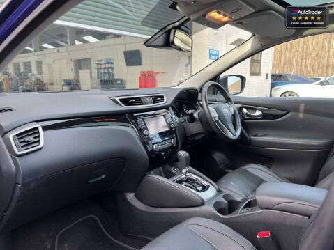 Nissan Qashqai 1.6 dCi Tekna SUV 5dr Diesel XTRON 2WD Euro 6 (s/s 15