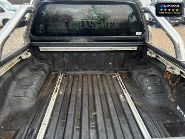 Nissan Navara Crew Cab AUTO 4X4 Dci Tekna Air Con Cruise Navigation NO VAT 8