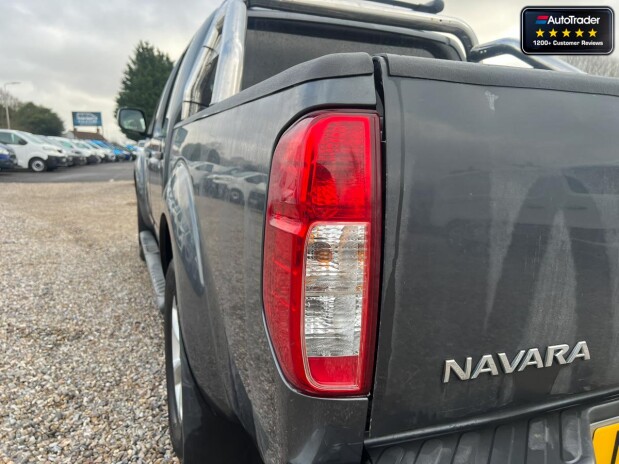 Nissan Navara Crew Cab AUTO 4X4 Dci Tekna Air Con Cruise Navigation NO VAT 17