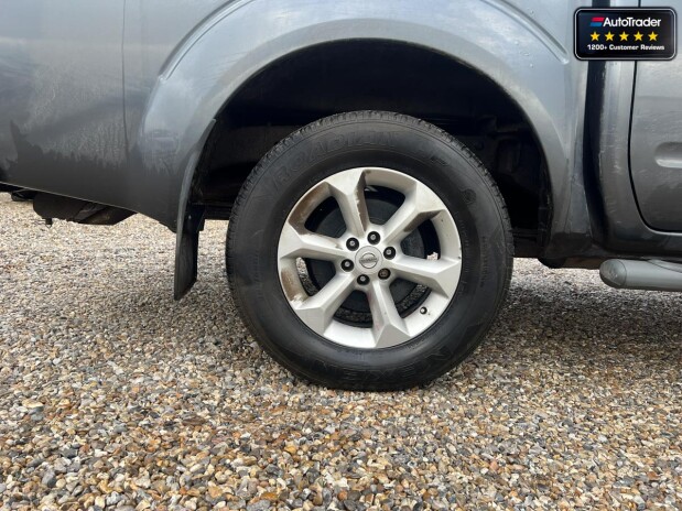 Nissan Navara Crew Cab AUTO 4X4 Dci Tekna Air Con Cruise Navigation NO VAT 19