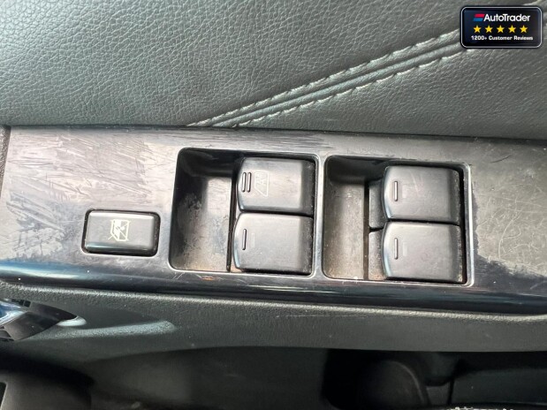 Nissan Navara Crew Cab AUTO 4X4 Dci Tekna Air Con Cruise Navigation NO VAT 32