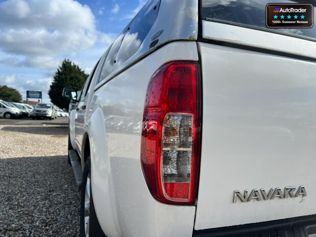 Nissan Navara Crew Cab 4X4 Dci Tekna Air Con Cruise Navigation NO VAT 17