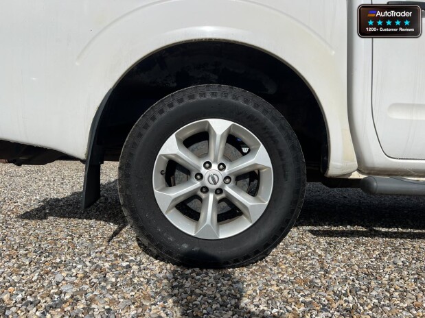 Nissan Navara Crew Cab 4X4 Dci Tekna Air Con Cruise Navigation NO VAT 19