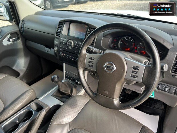 Nissan Navara Crew Cab 4X4 Dci Tekna Air Con Cruise Navigation NO VAT 26