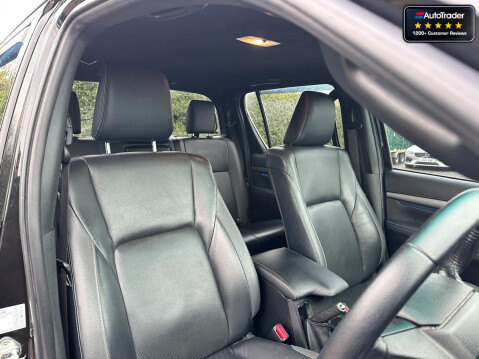 Toyota Hilux Crew Cab AUTO 4X4 Invincible X 4Wd D-4D Dcb 10