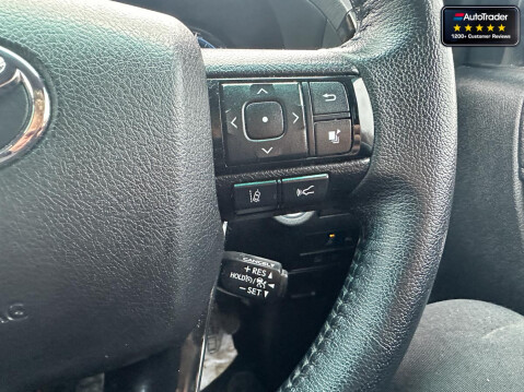 Toyota Hilux Crew Cab AUTO 4X4 Invincible X 4Wd D-4D Dcb 19
