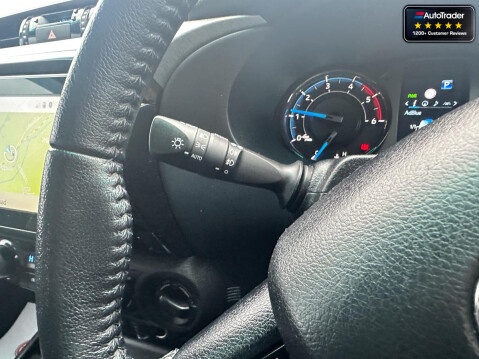 Toyota Hilux Crew Cab AUTO 4X4 Invincible X 4Wd D-4D Dcb 16
