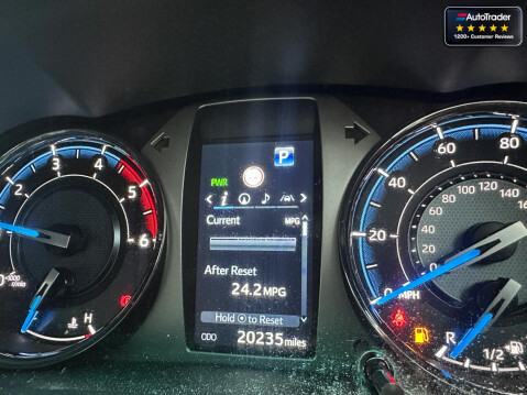 Toyota Hilux Crew Cab AUTO 4X4 Invincible X 4Wd D-4D Dcb 21