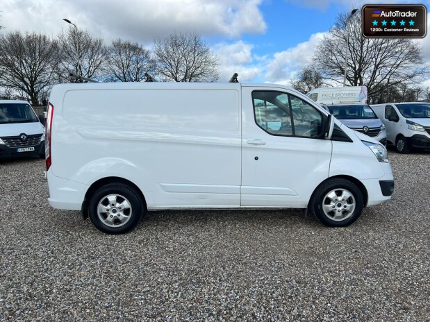 Ford Transit Custom SWB L1H1 290 Limited Air Con Alloys Sensors EURO 6 NO VAT 5