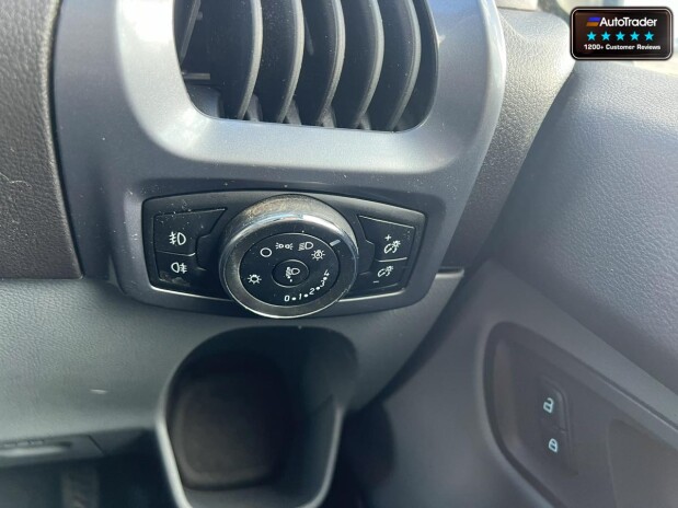 Ford Transit Custom SWB L1H1 290 Limited Air Con Alloys Sensors EURO 6 NO VAT 33