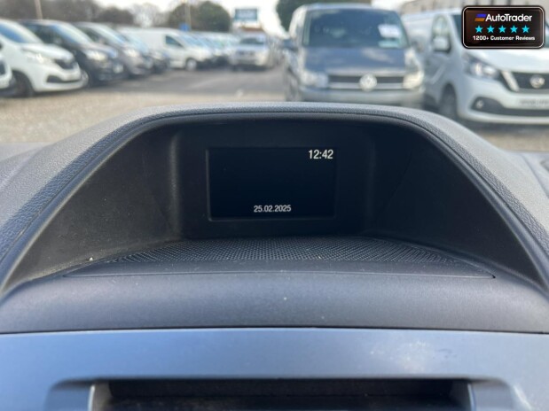 Ford Transit Custom SWB L1H1 290 Limited Air Con Alloys Sensors EURO 6 NO VAT 36