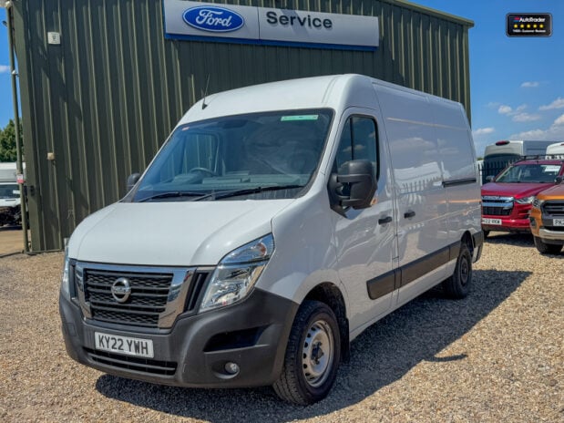 Nissan Interstar MWB L2H2 Medium Roof Dci Tekna Air Con Sensors EURO 6 NO VAT 2