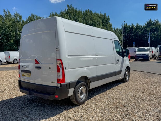 Nissan Interstar MWB L2H2 Medium Roof Dci Tekna Air Con Sensors EURO 6 NO VAT 6
