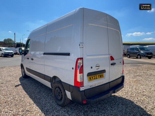 Nissan Interstar MWB L2H2 Medium Roof Dci Tekna Air Con Sensors EURO 6 NO VAT 10