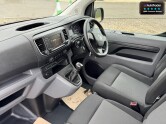 Vauxhall Vivaro LWB L2H1 Low Roof F3100 Sportive Air Con Sensors EURO 6 9