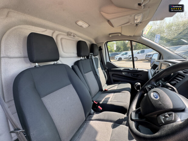 Ford Transit Custom LWB L2H1 Low Roof 300 Leader Ecoblue 130ps EURO 6 15