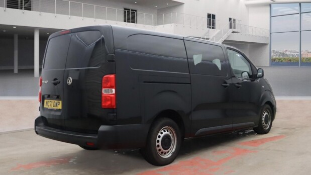 Vauxhall Vivaro Crew Cab LWB L2H1 F3100 Dynamic Air Con Sensors EURO 6 NO VAT 4