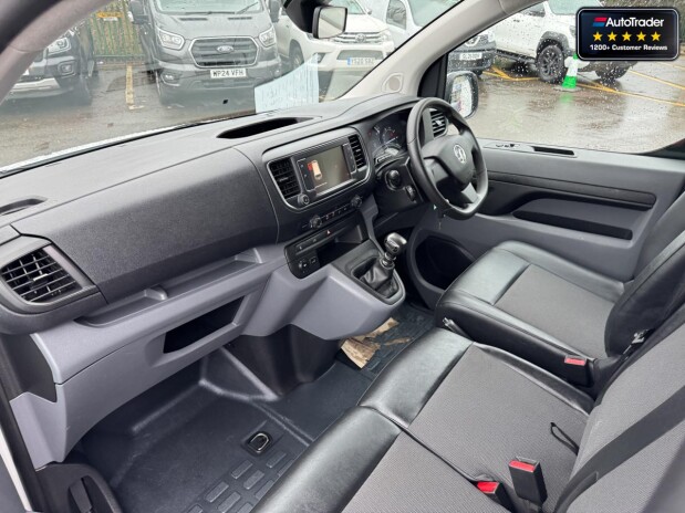 Vauxhall Vivaro SWB L1H1 [SOLD CM] Low Roof 2700 Sportive Air Con Sensors EURO 6 9
