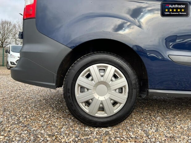 Ford Transit Courier SWB L1H1 Low Roof Base Air Con Side Door EURO 6 NO VAT 20