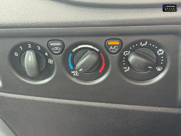 Ford Transit Dropside MWB L2 350 Air Con EURO 6 27