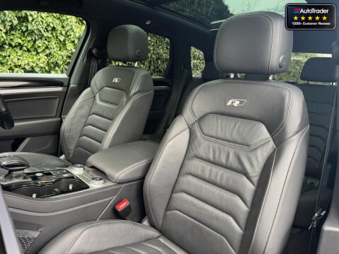 Volkswagen Touareg 3.0 TDI V6 Black Edition SUV 5dr Diesel Tiptronic 4Motion Euro 6 (s/s) (286 9
