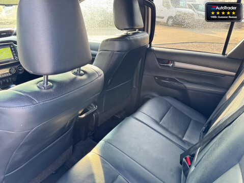 Toyota Hilux Crew Cab AUTO 4X4 Invincible X 4Wd Camera Nav EURO 6 NO VAT 10