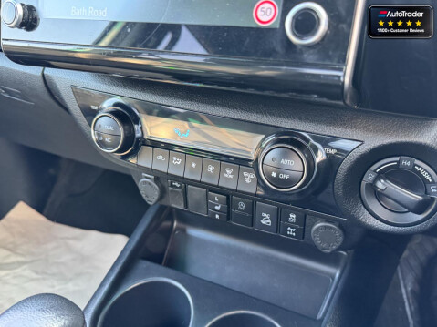 Toyota Hilux Crew Cab AUTO 4X4 Invincible X 4Wd Camera Nav EURO 6 NO VAT 18