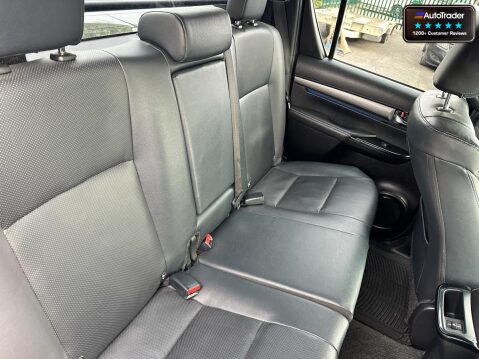 Toyota Hilux Crew Cab AUTO 4X4 Invincible X 4Wd Cam Nav EURO 6 NO VAT 14