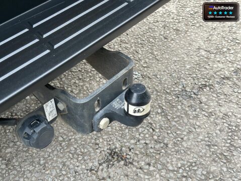 Toyota Hilux Crew Cab AUTO 4X4 Invincible X 4Wd Cam Nav EURO 6 NO VAT 9