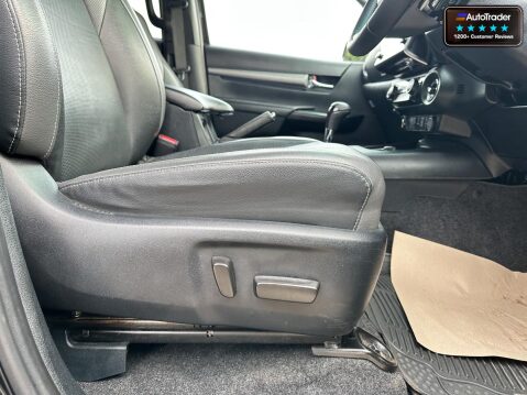Toyota Hilux Crew Cab AUTO 4X4 Invincible X 4Wd Cam Nav EURO 6 NO VAT 18
