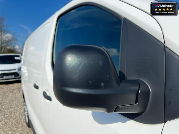 Vauxhall Vivaro SWB L1H1 2900 Dynamic EURO 6 NO VAT 15