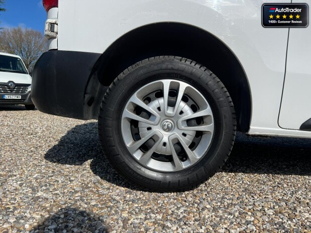 Vauxhall Vivaro SWB L1H1 2900 Dynamic EURO 6 NO VAT 20