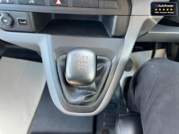 Vauxhall Vivaro SWB L1H1 2900 Dynamic EURO 6 NO VAT 36