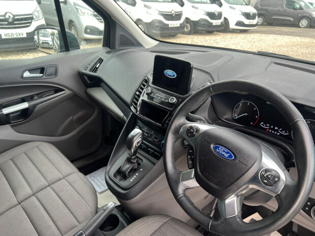 Ford Transit Connect AUTO SWB L1H1 200 Limited Alloys Air Sensors Cruise EURO 6 NO VAT 26