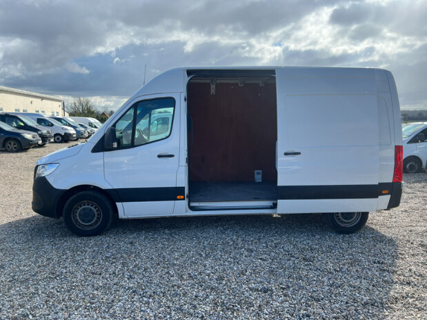 Mercedes-Benz Sprinter MWB L2H2 Medium Roof 314 Cdi Sensors EURO 6 NO VAT 10