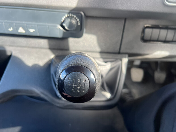 Mercedes-Benz Sprinter MWB L2H2 Medium Roof 314 Cdi Sensors EURO 6 NO VAT 37