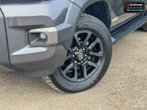 Toyota Hilux Crew Cab [SOLD GR] AUTO 4X4 Invincible X 4Wd Air Con Cam EURO 6 NO VAT 4