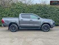 Toyota Hilux Crew Cab [SOLD GR] AUTO 4X4 Invincible X 4Wd Air Con Cam EURO 6 NO VAT 8