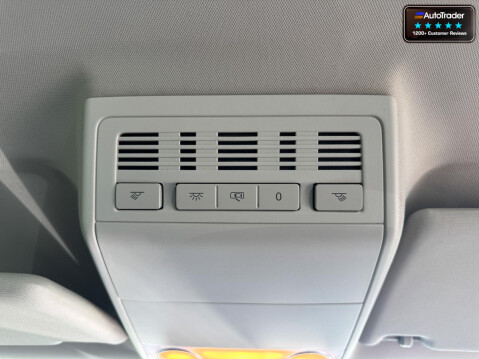 Volkswagen Transporter Shuttle (Sold) SE 140hp Twin Side Door Tailgate 9 Seats Air Con NO VAT VANLUX 23